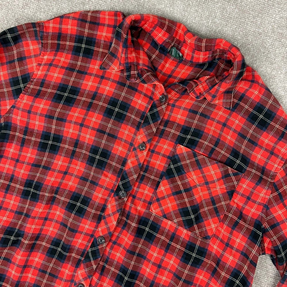 Wild Fable Shirt Womens Medium‎ Red Blue Plaid Flannel Shirttail Hem Button Up